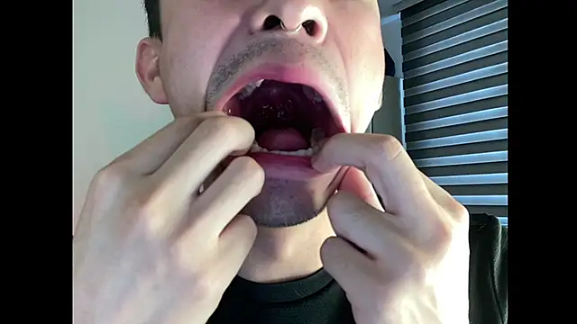 sweettaaron01 online show from 10/07/25, 05:47