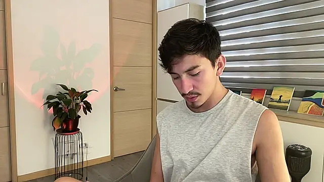 sweettaaron01 online show from 10/29/25, 06:07