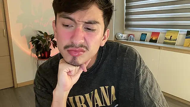 sweettaaron01 online show from 10/25/25, 05:46