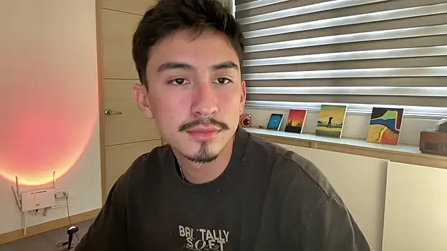 sweettaaron01 online show from 11/20/25, 05:13