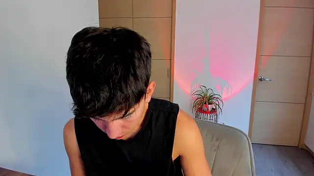 sweettaaron01 online show from 09/30/25, 05:19