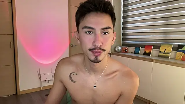 sweettaaron01 online show from 11/17/25, 05:17