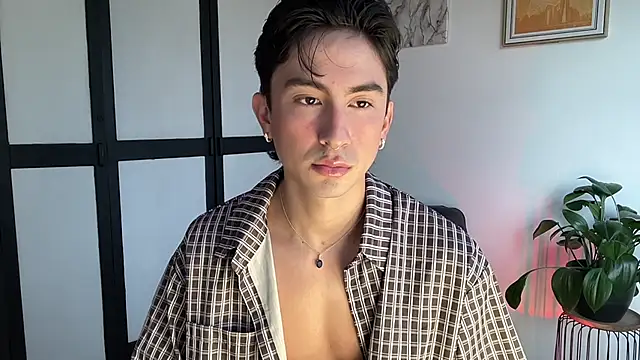 sweettaaron01 online show from 04/20/26, 09:38