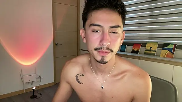 sweettaaron01 online show from 11/12/25, 05:06