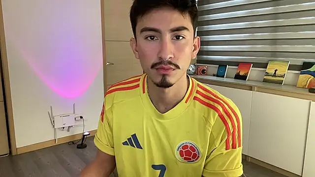 sweettaaron01 online show from 11/25/25, 06:08