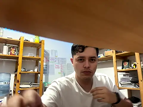 Snapshot of Haustin202 chatting on 09/19/25, 12:25 Haustin202 online show from 09/19/25, 12:25