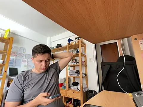 Snapshot of Haustin202 chatting on 10/03/25, 06:20 Haustin202 online show from 10/03/25, 06:20