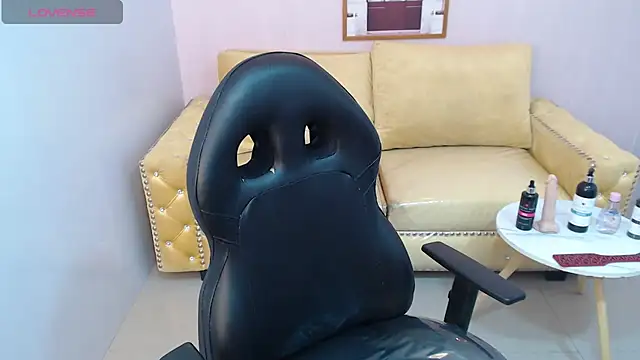 bellatrix ch online show from 10/08/25, 04:19