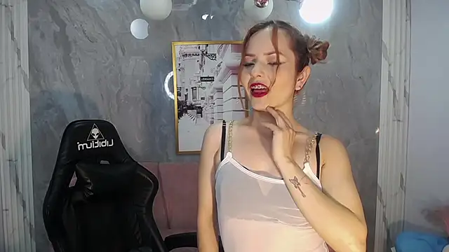 mady0619 ch online show from 11/18/25, 11:02