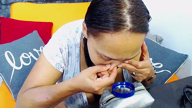 Melany Contrera online show from 12/19/25, 03:32