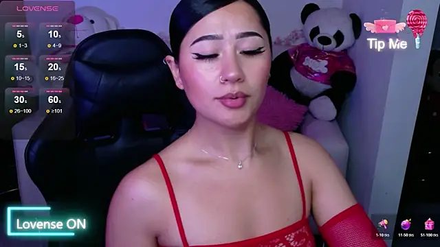 evelyn ch  online show from 11/08/25, 10:52