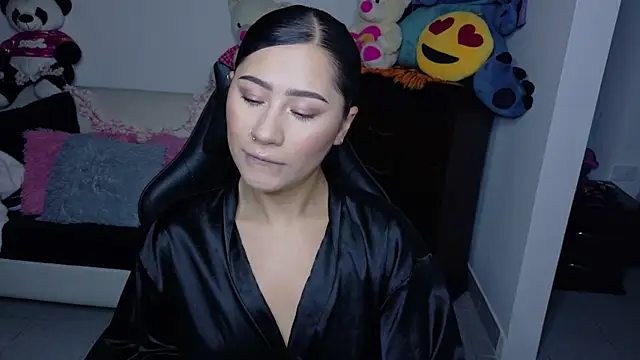 evelyn ch  online show from 10/16/25, 10:45