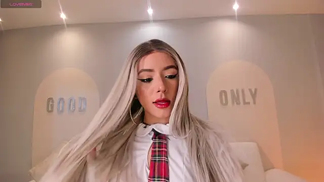 IsabellaMoreau online show from 01/06/26, 07:40