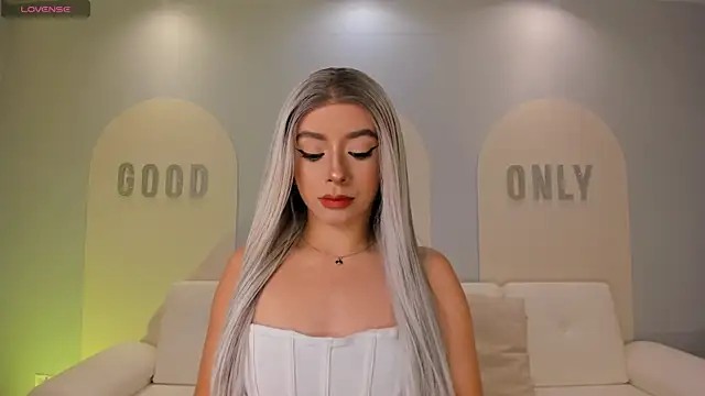 IsabellaMoreau online show from 12/19/25, 08:22