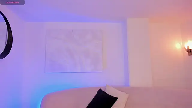 IsabellaMoreau online show from 11/25/25, 08:09