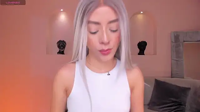 IsabellaMoreau online show from 02/26/26, 07:47