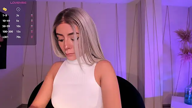 IsabellaMoreau online show from 01/14/26, 07:50