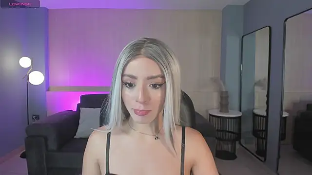 IsabellaMoreau online show from 05/07/26, 07:50