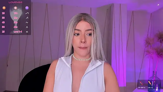 IsabellaMoreau online show from 02/01/26, 06:17