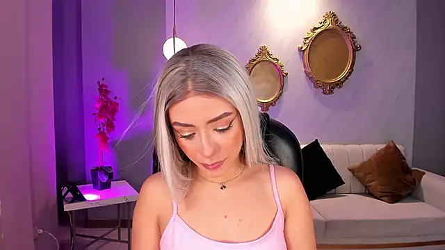 IsabellaMoreau online show from 04/03/26, 07:53