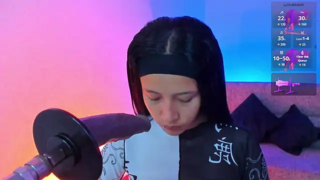 alicemoon   online show from 11/04/25, 10:19