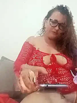 Snapshot of florecita_69 chatting on 01/08/26, 02:45 florecita 69 online show from 01/08/26, 02:45