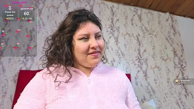 Larissa Antonella online show from 10/12/25, 12:23