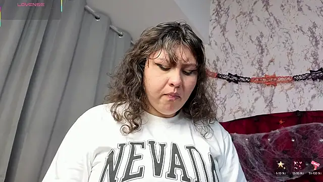 Larissa Antonella online show from 10/18/25, 03:19