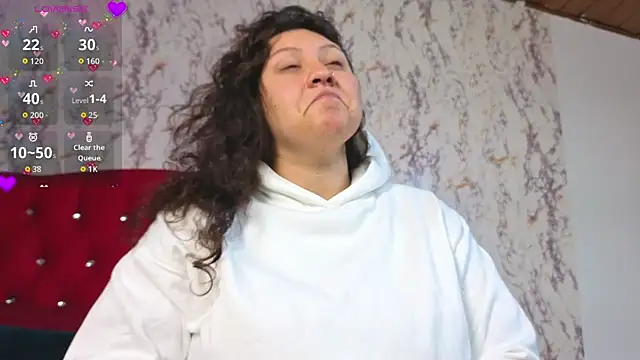 Larissa Antonella online show from 10/13/25, 12:34