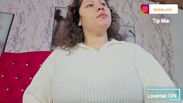 Larissa Antonella online show from 12/15/25, 04:07