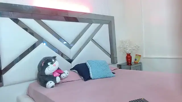 samara selene online show from 12/01/25, 07:15