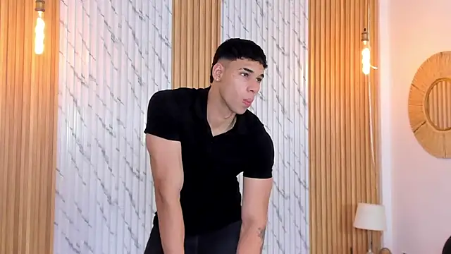 thomas walker0 online show from 10/09/25, 12:17