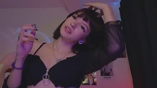 Moonlightt 21 online show from 04/09/26, 10:27