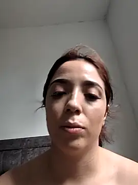 Snapshot of summi10 chatting on 09/18/25, 08:45 summi10 online show from 09/18/25, 08:45