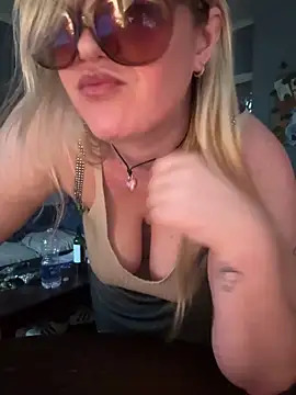 Granlady7 online show from 04/15/26, 07:58