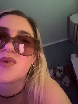 Granlady7 online show from 02/07/26, 01:24