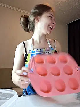 Snapshot of Olivia_OliV chatting on 05/22/26, 01:03 Olivia OliV online show from 05/22/26, 01:03