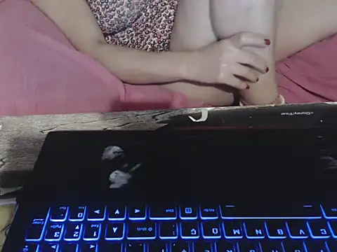 nefesimol online show from 10/26/25, 11:05