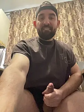 Snapshot of Shots_of_sperm chatting on 12/17/25, 12:43 Shots of sperm online show from 12/17/25, 12:43