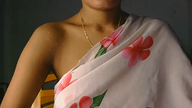 Snapshot of Aarti_misty71 chatting on 07/12/26, 06:03 Aarti misty71 online show from 07/12/26, 06:03