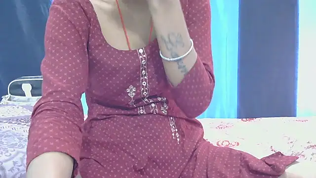 Snapshot of Aarti_misty71 chatting on 09/24/25, 05:03 Aarti misty71 online show from 09/24/25, 05:03