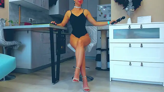 MadinaBrown online show from 10/21/25, 09:19