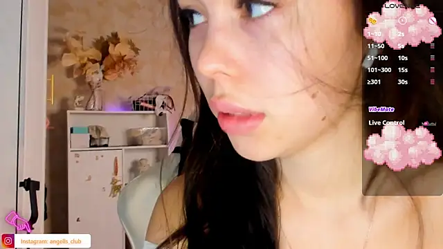 Snapshot of Idnkjustadeline chatting on 10/27/25, 05:08 Idnkjustadeline online show from 10/27/25, 05:08