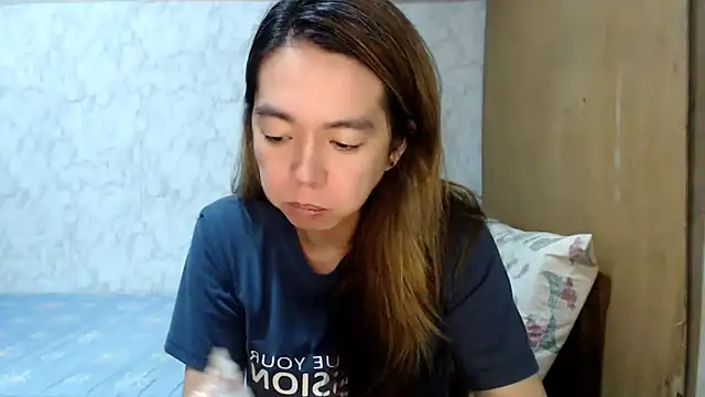 Snapshot of B0rn2Porn chatting on 09/21/25, 10:04 B0rn2Porn online show from 09/21/25, 10:04