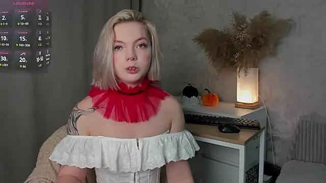 Katrina Carter online show from 10/31/25, 03:25