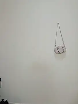 HugeTitisxx online show from 06/20/26, 06:18