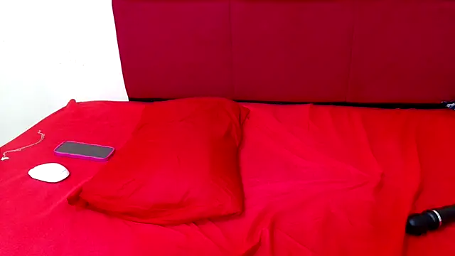 HugeTitisxx online show from 11/15/25, 07:18