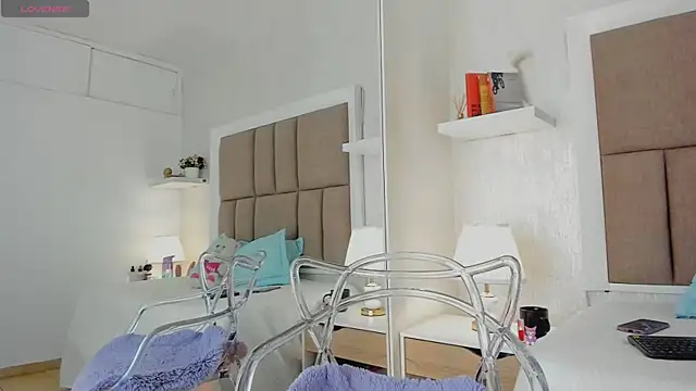 Alisson Owen online show from 11/06/25, 04:05