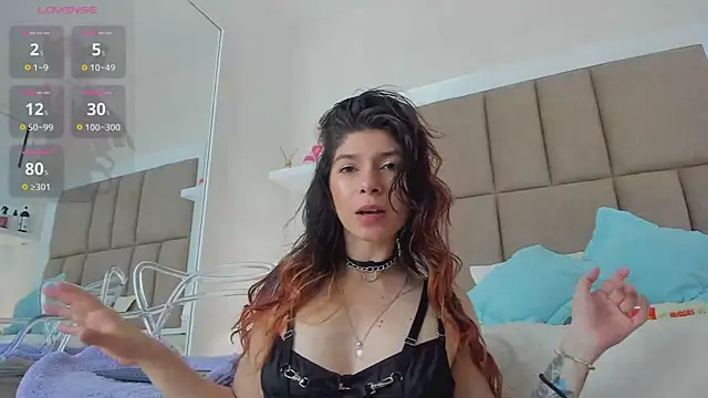 Alisson Owen online show from 10/26/25, 04:35