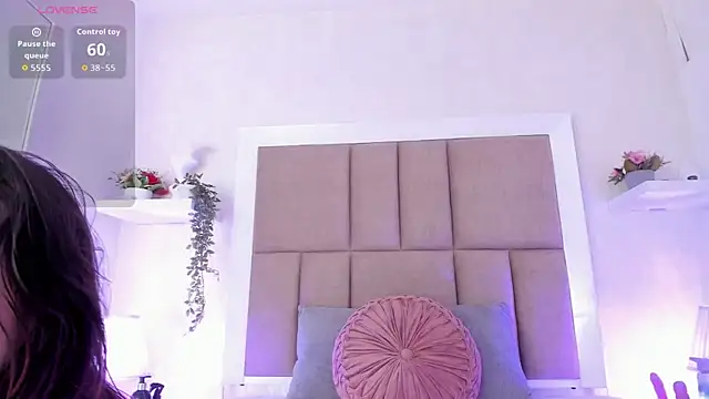 Alisson Owen online show from 10/01/25, 03:22